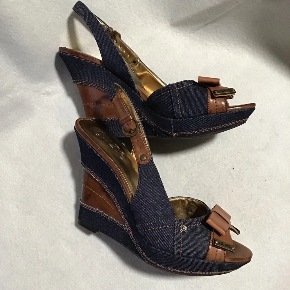 ‼️SOLD‼️GUESS DENIM LEATHER SANDALS - Picture 5 of 10